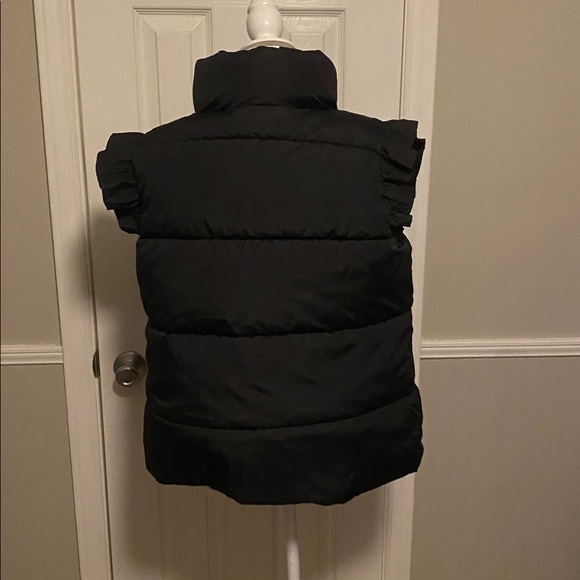 Crown & Ivy Black Puffer Vest, women’s size medium - Picture 5 of 7